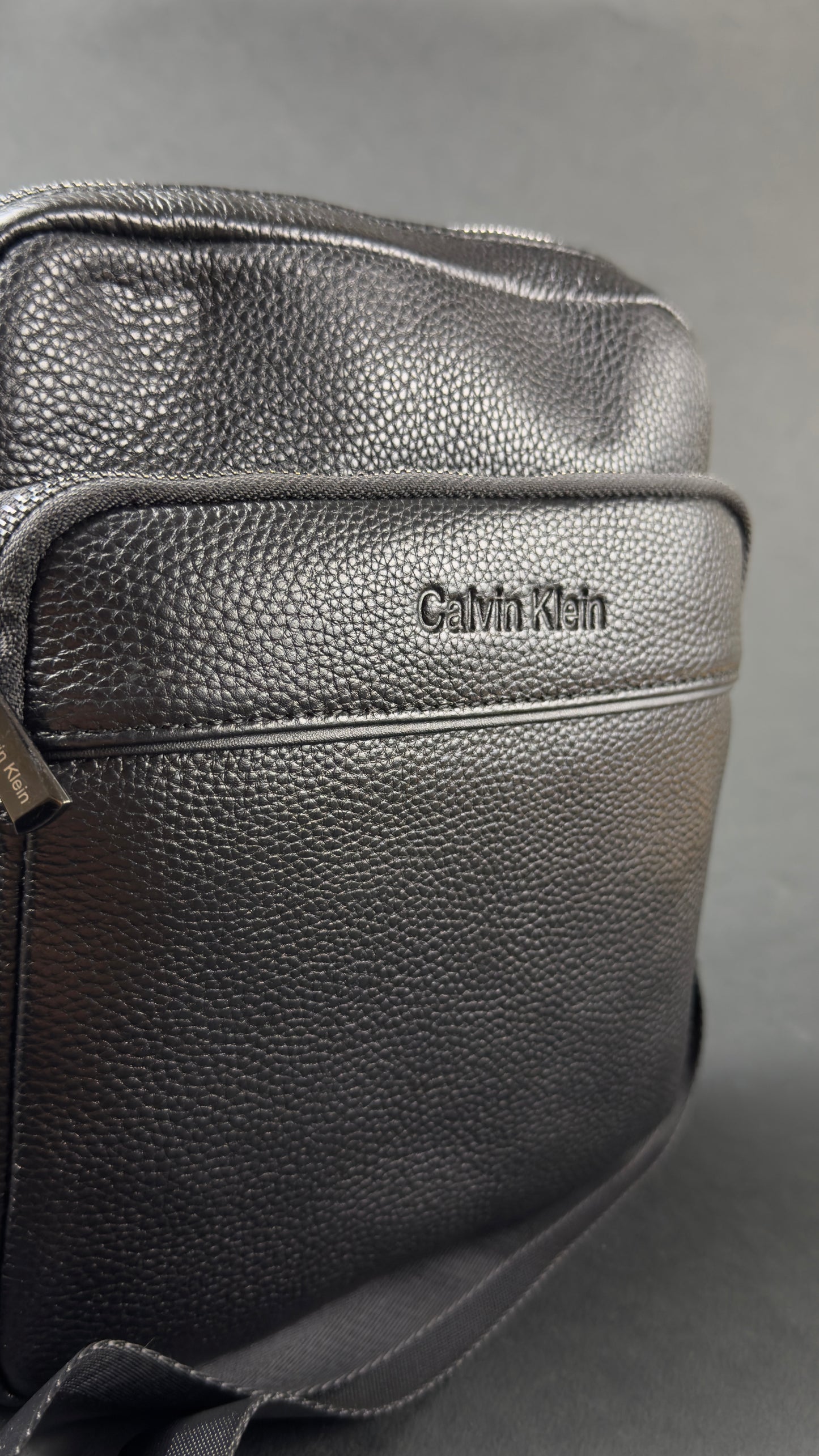 CalvinKlien Cross