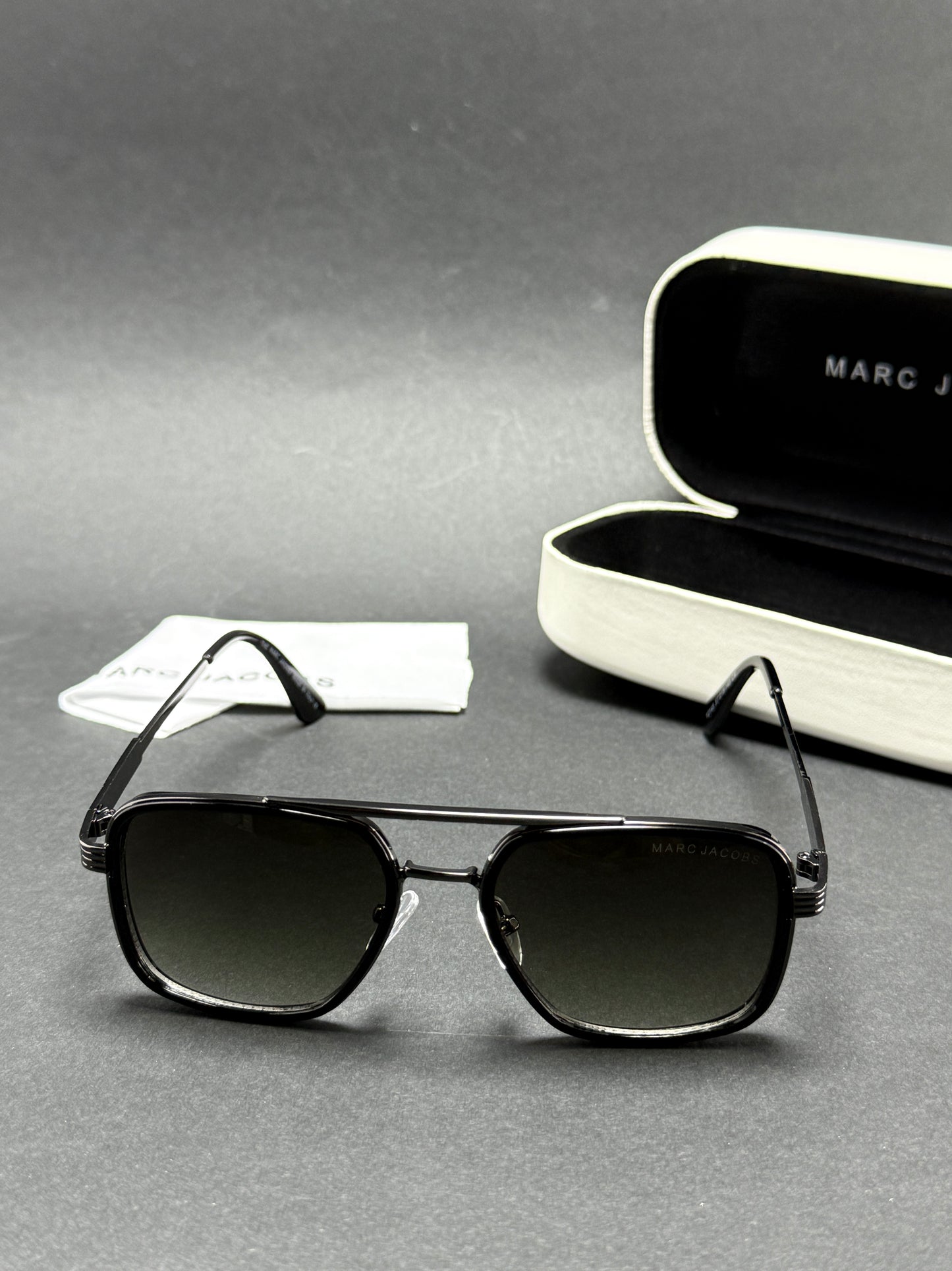 Marc Jacobs Y2145
