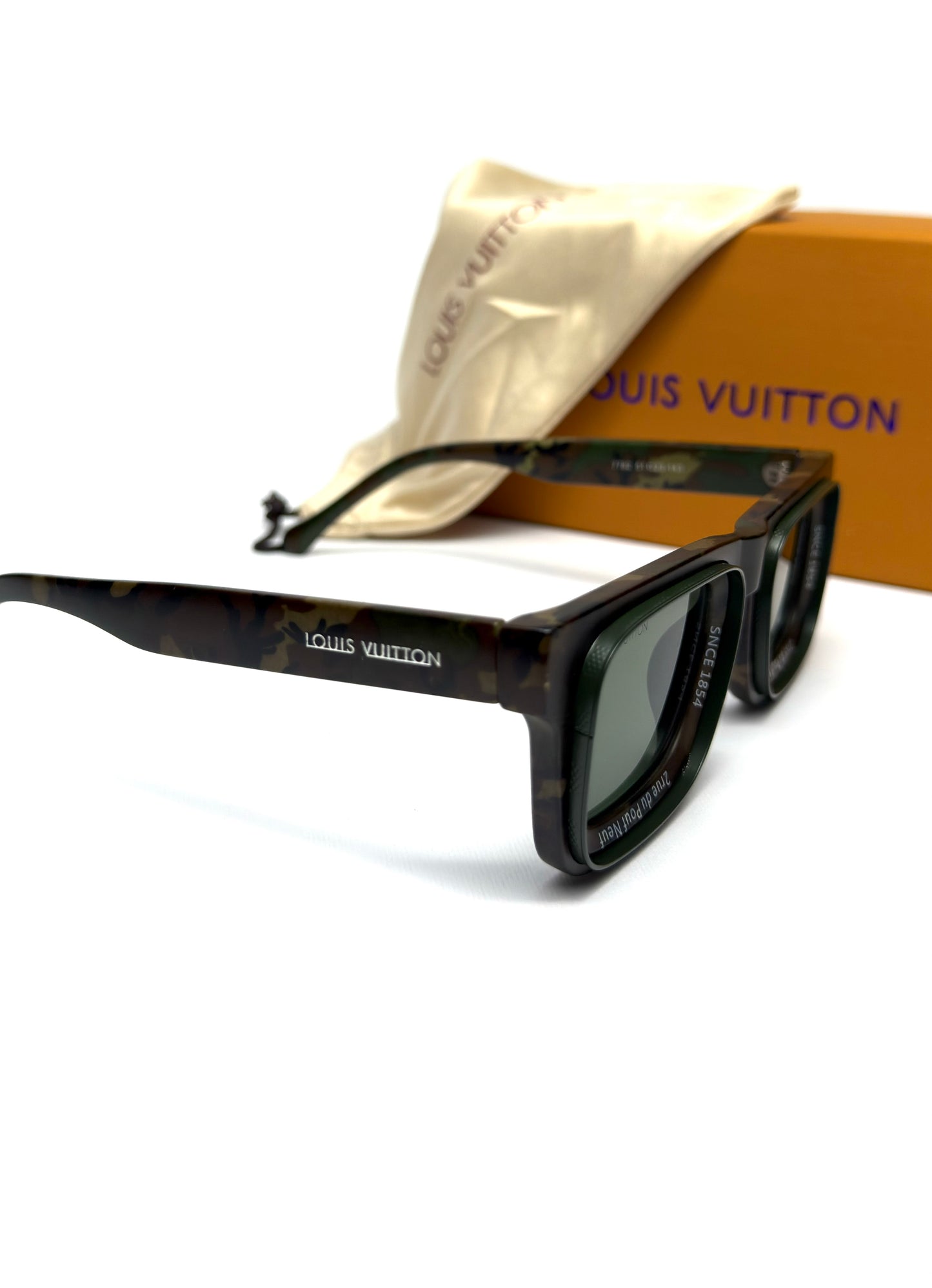 Louis-Vuitton Supreme