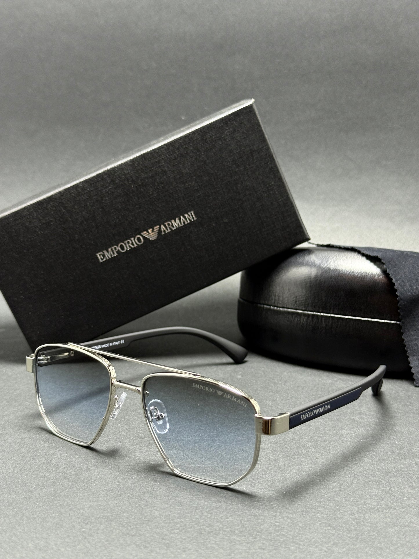 Emporio-Armani Solis