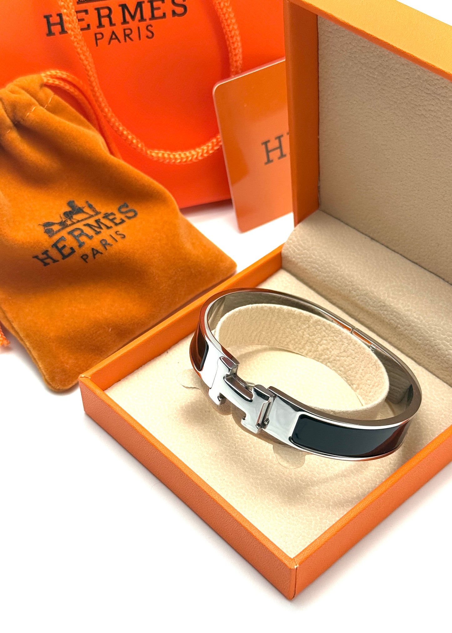 Hermés women