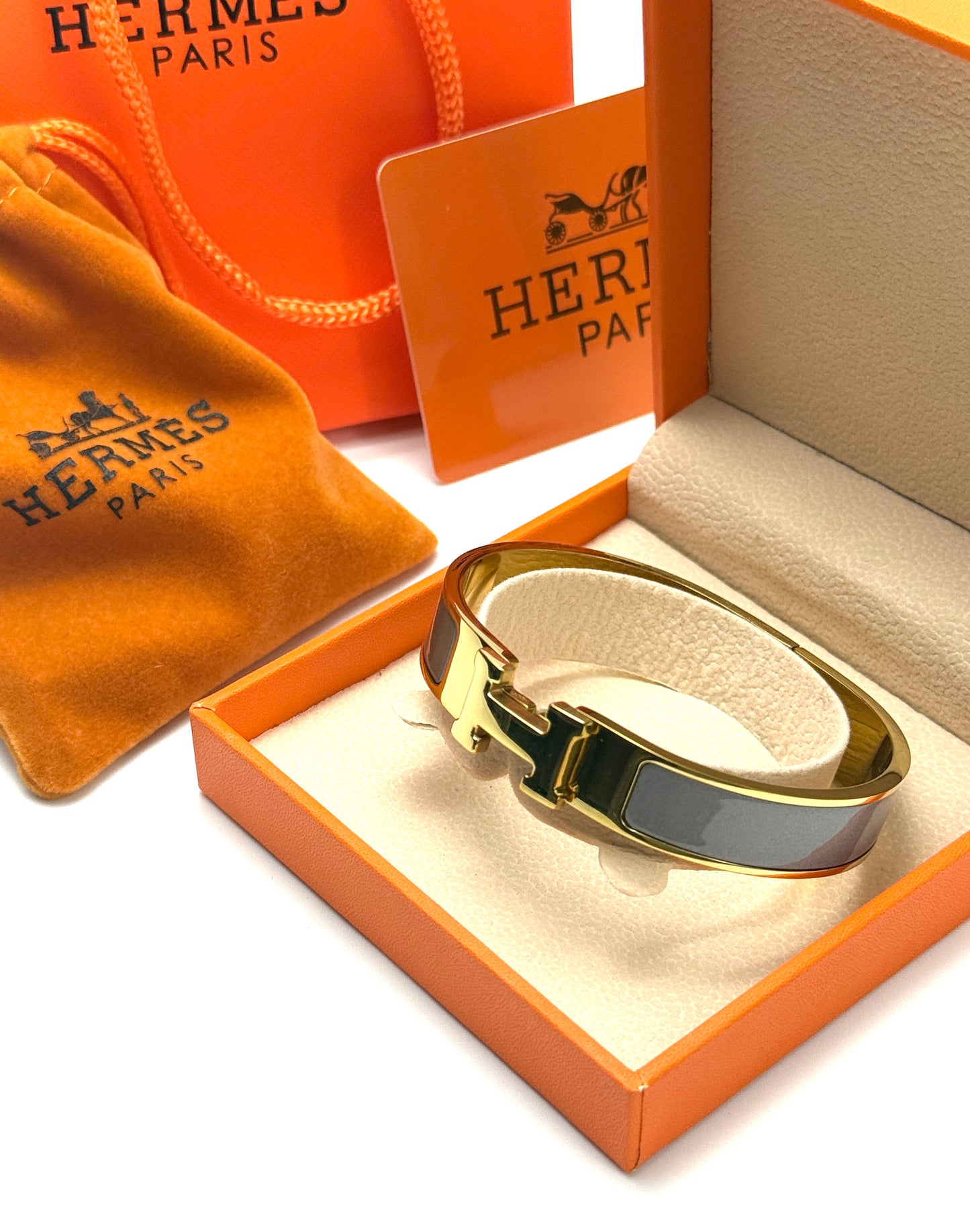 Hermés women