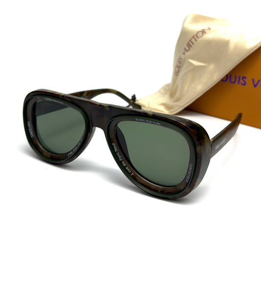Louis-Vuitton Pilot