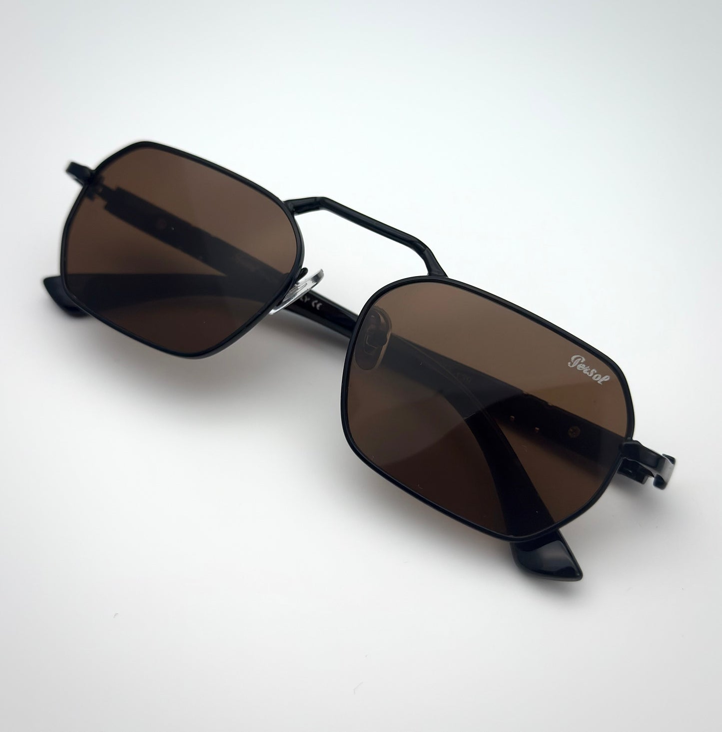 Persol P900