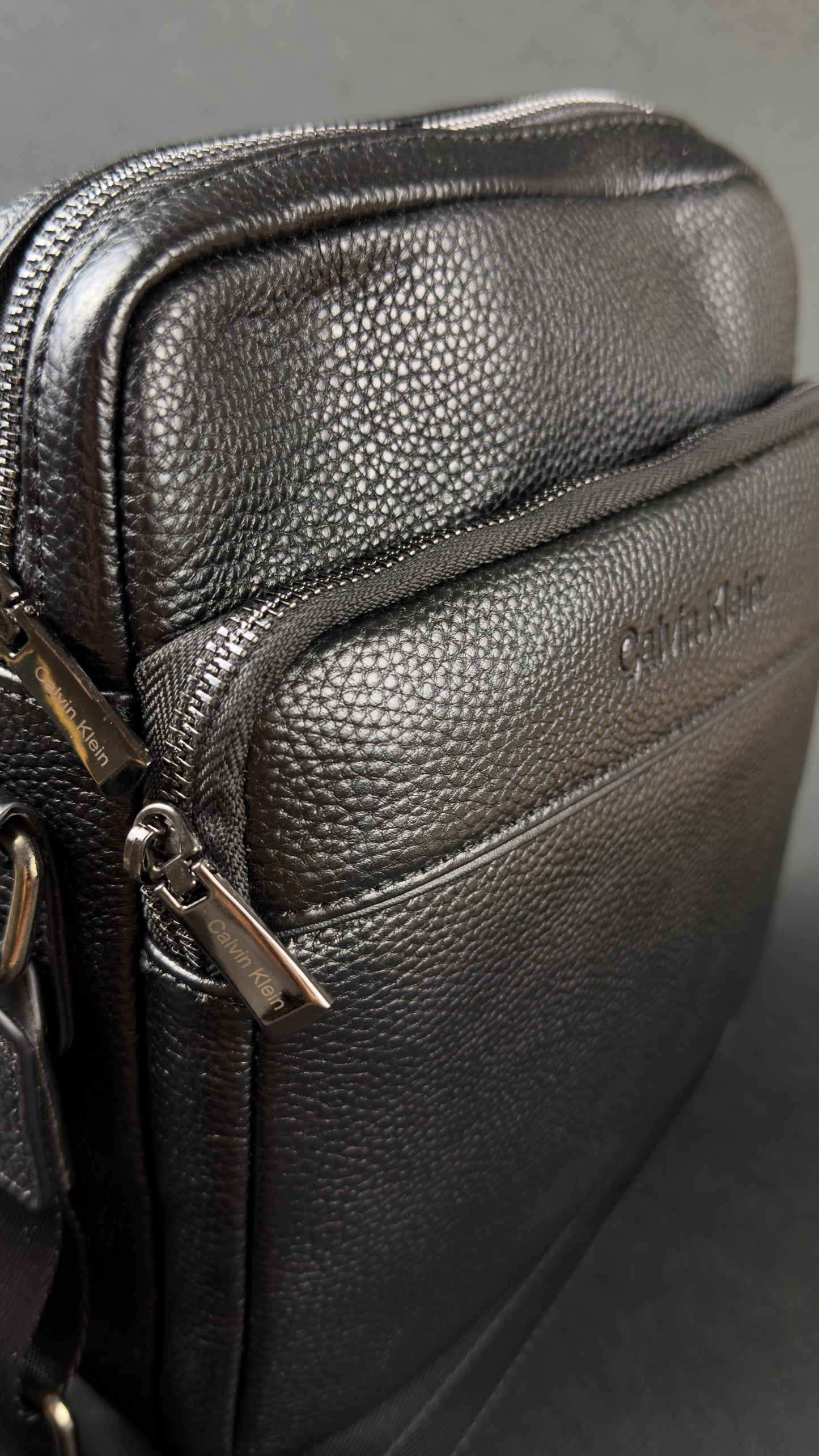 CalvinKlien Cross