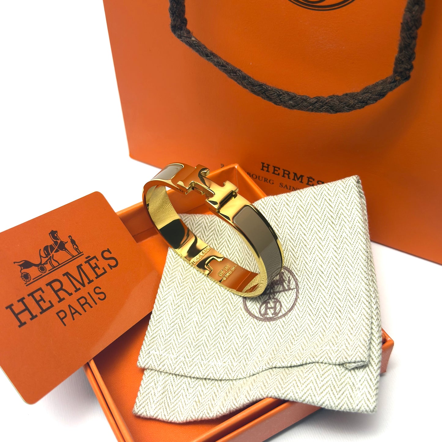 Hermés women