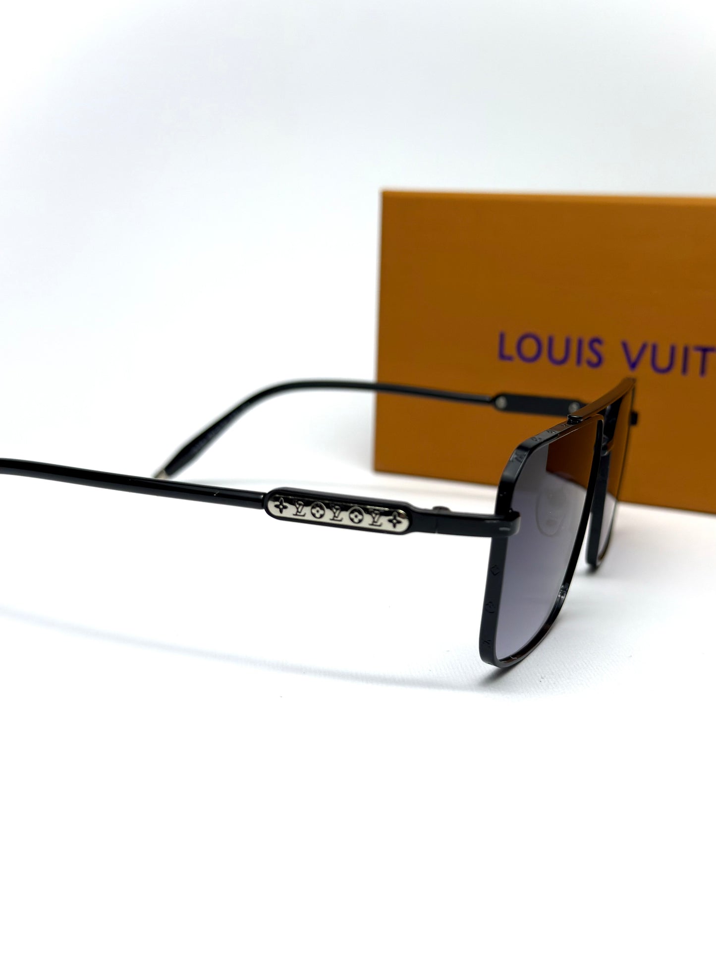 Louis-Vuitton Rogue