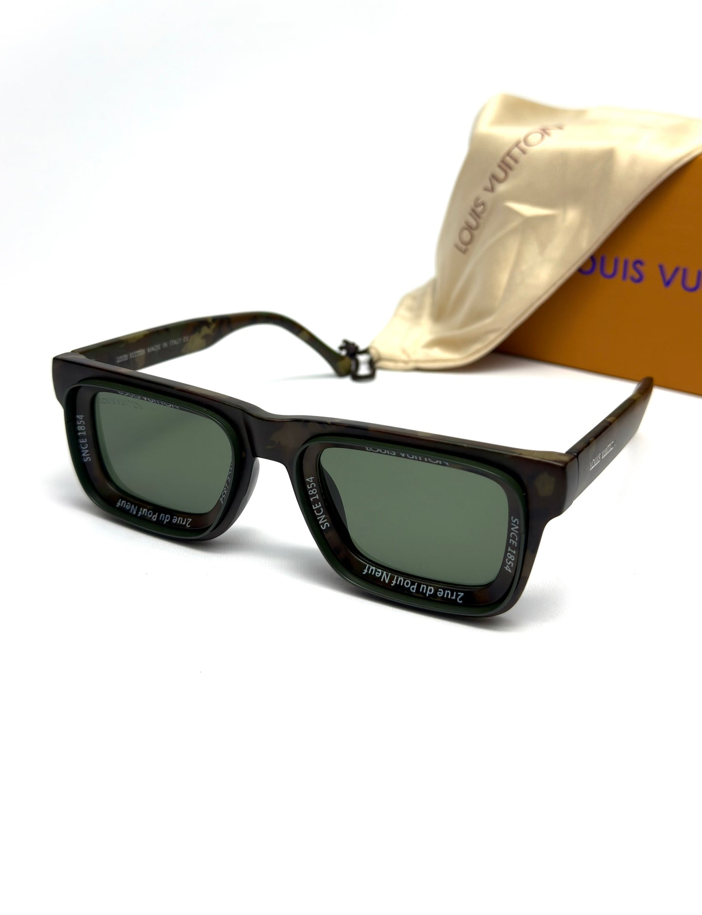 Louis-Vuitton Supreme