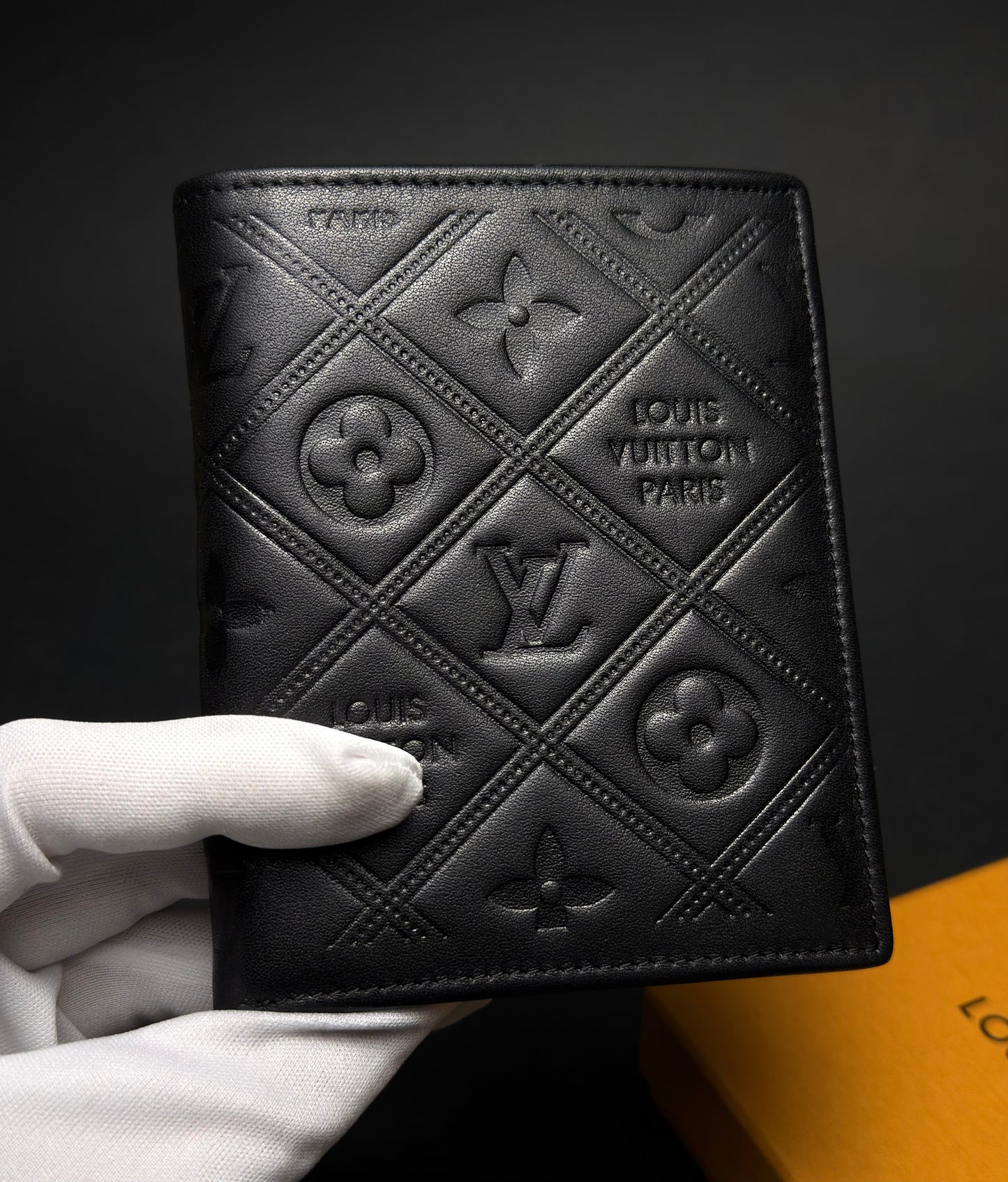 Louis-Vuitton wallet