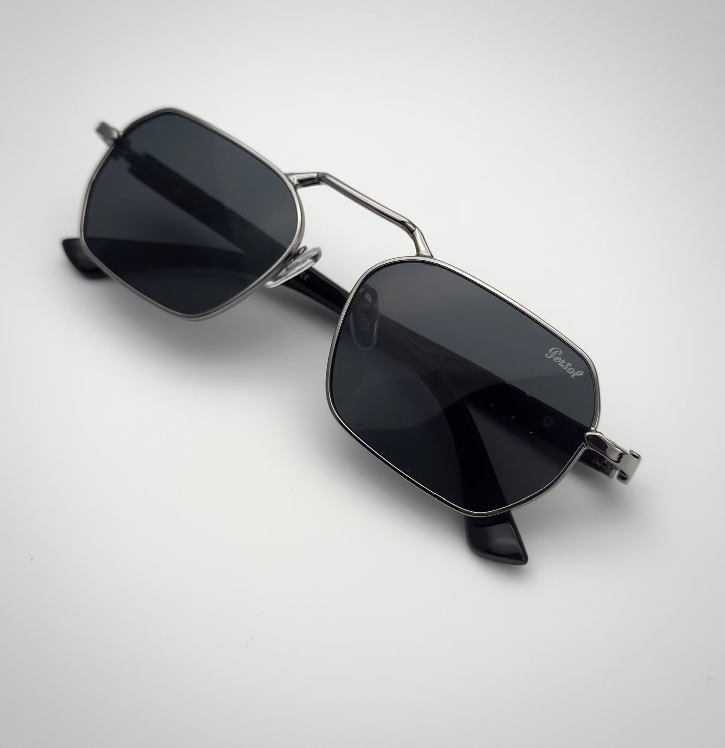 Persol P900