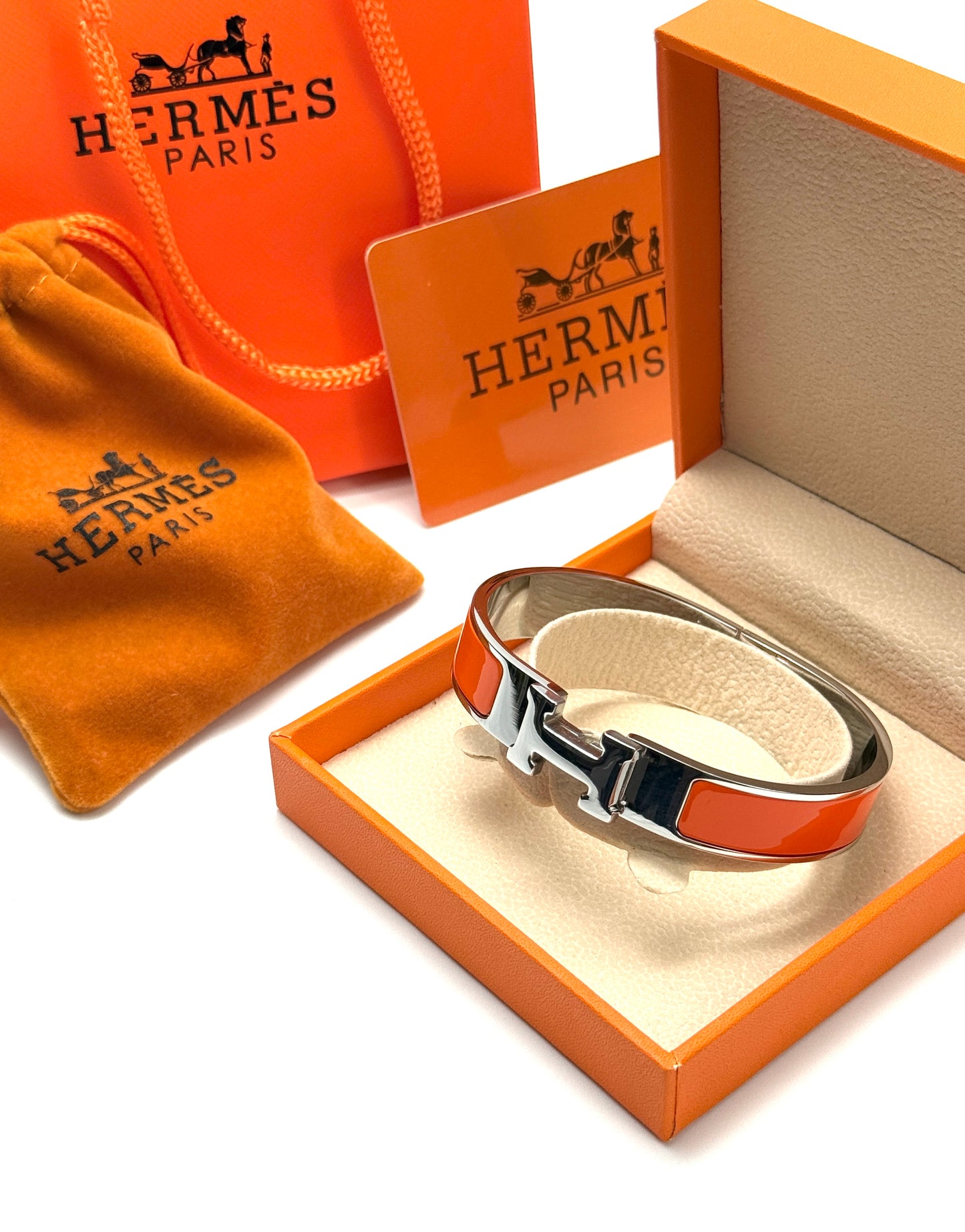 Hermés women