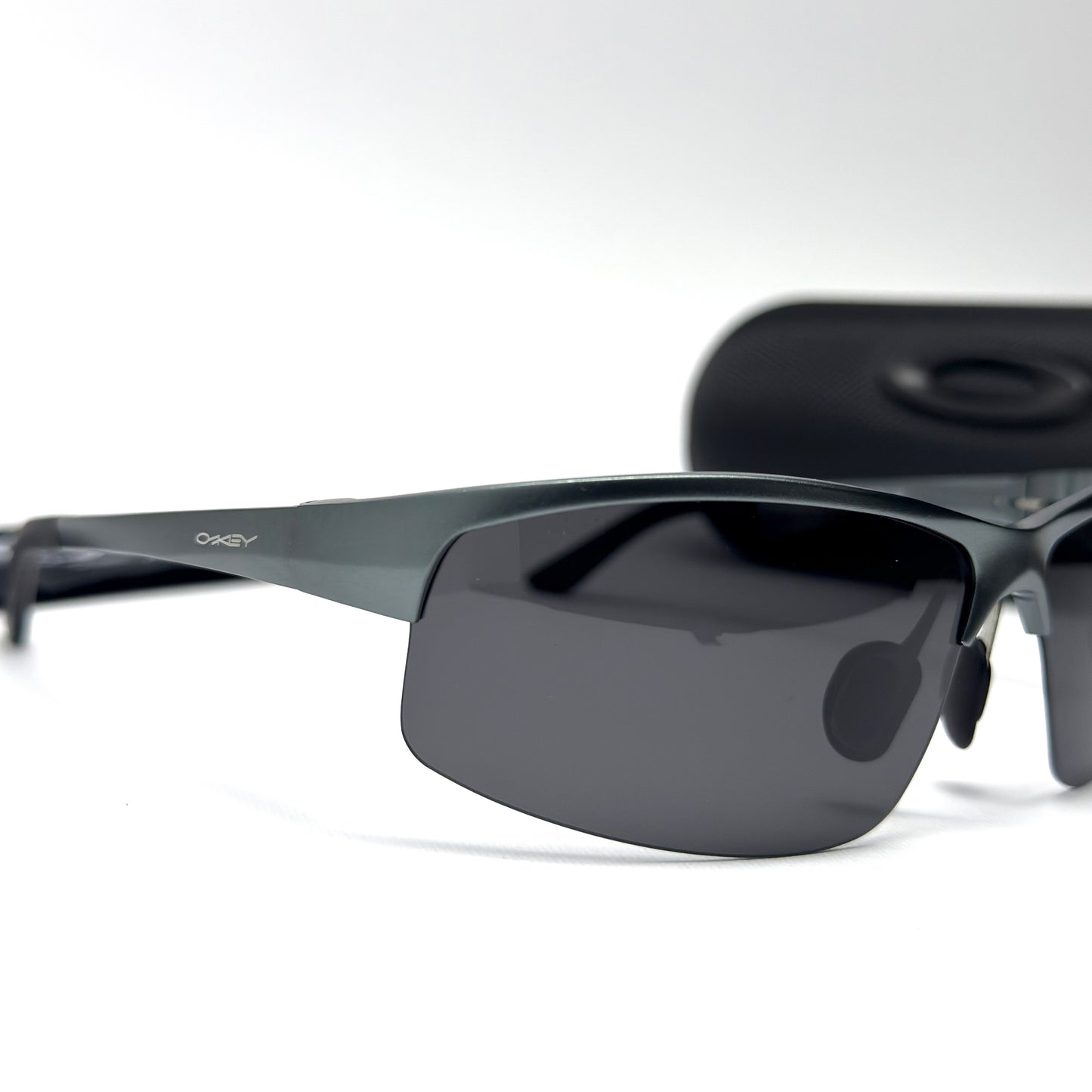 Oakley 01