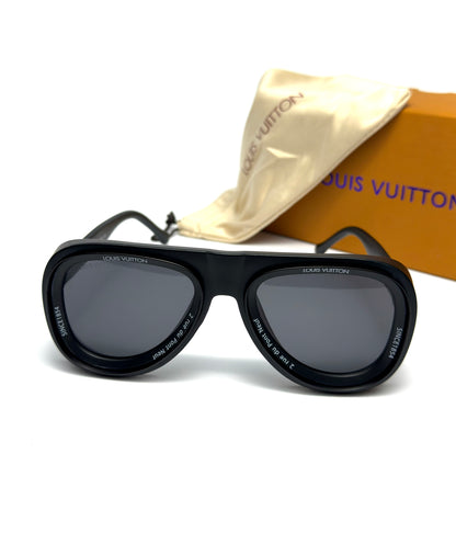 Louis-Vuitton Pilot