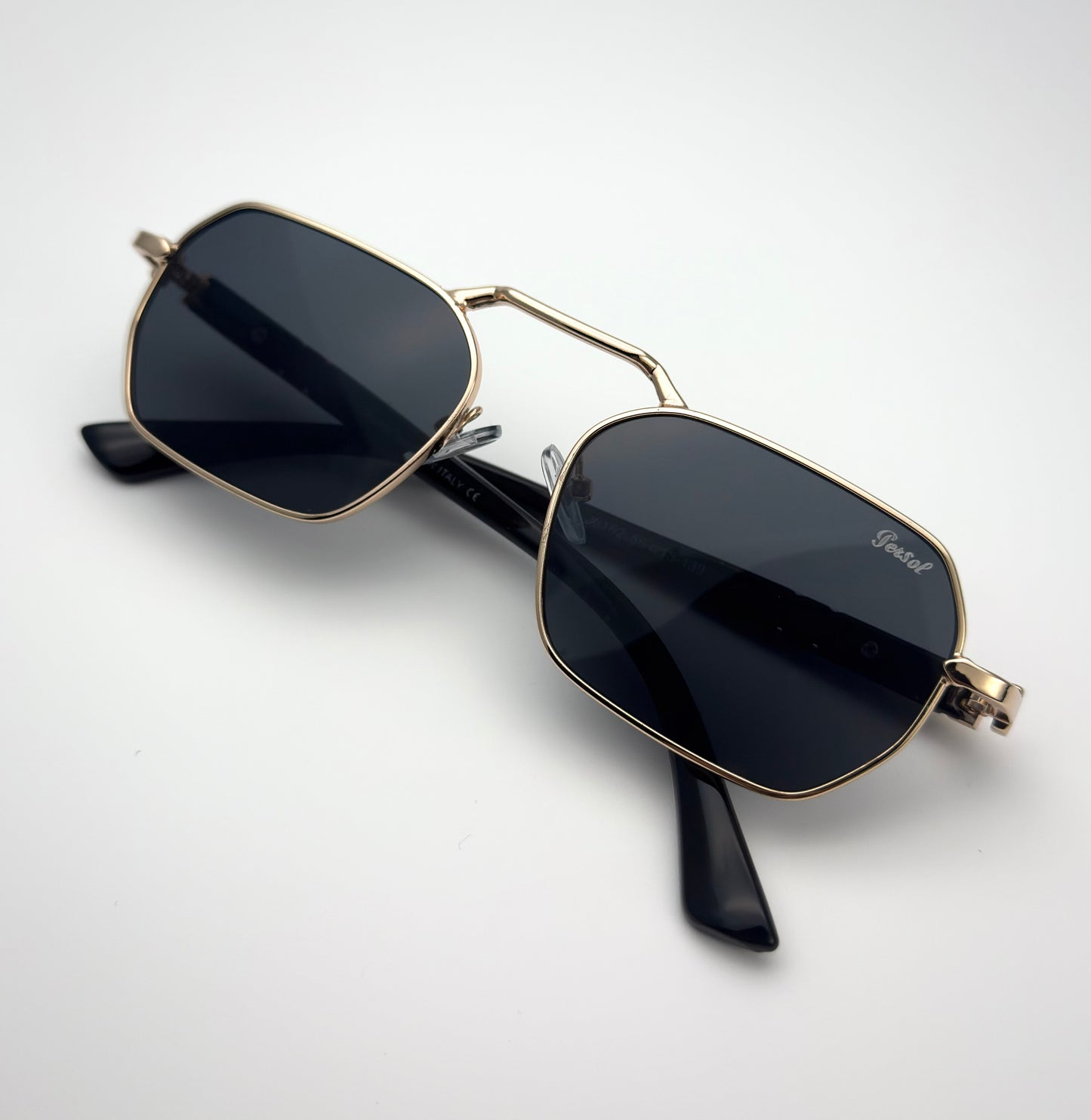 Persol P900