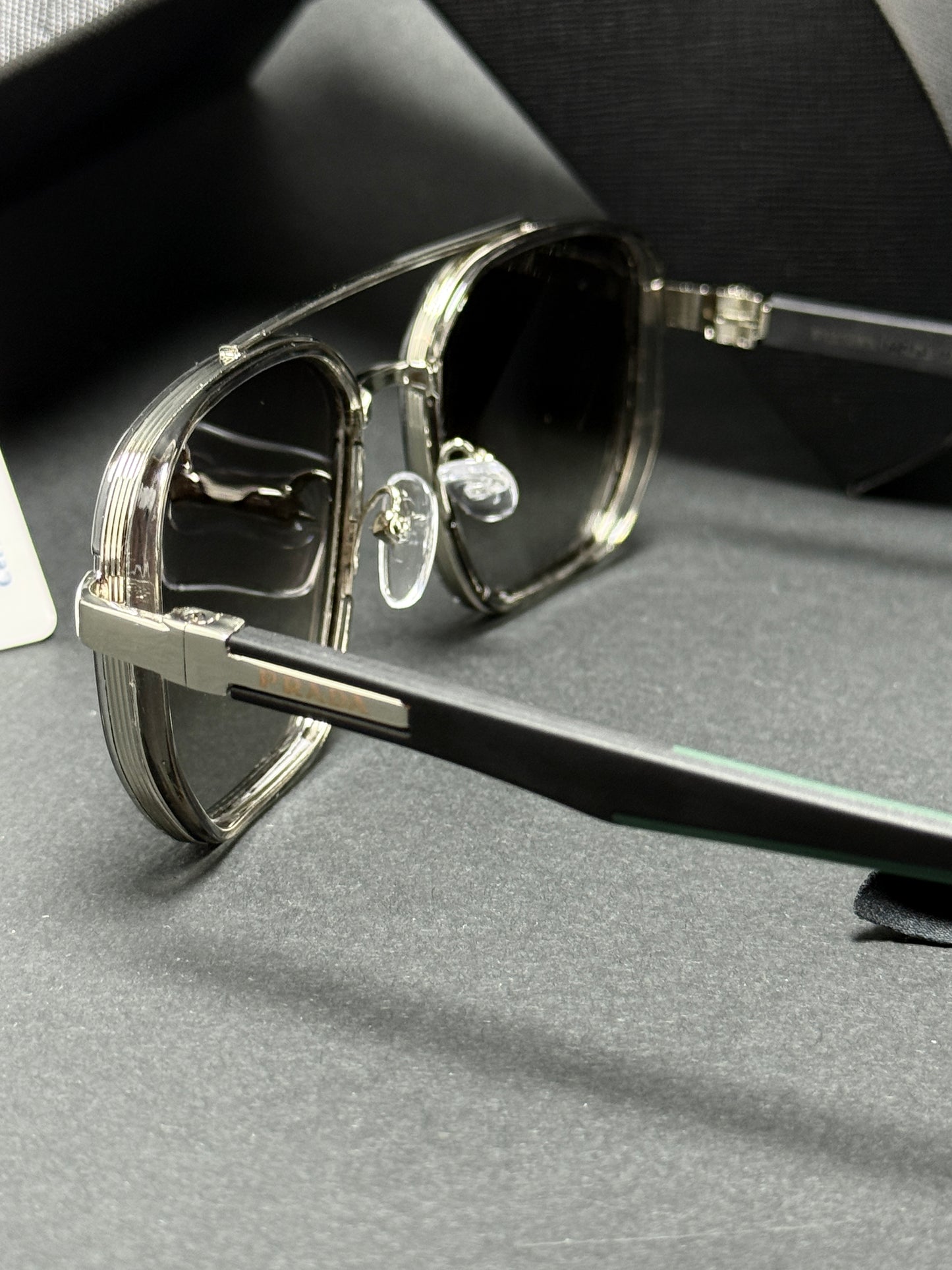 PRADA - Noirish Y2183