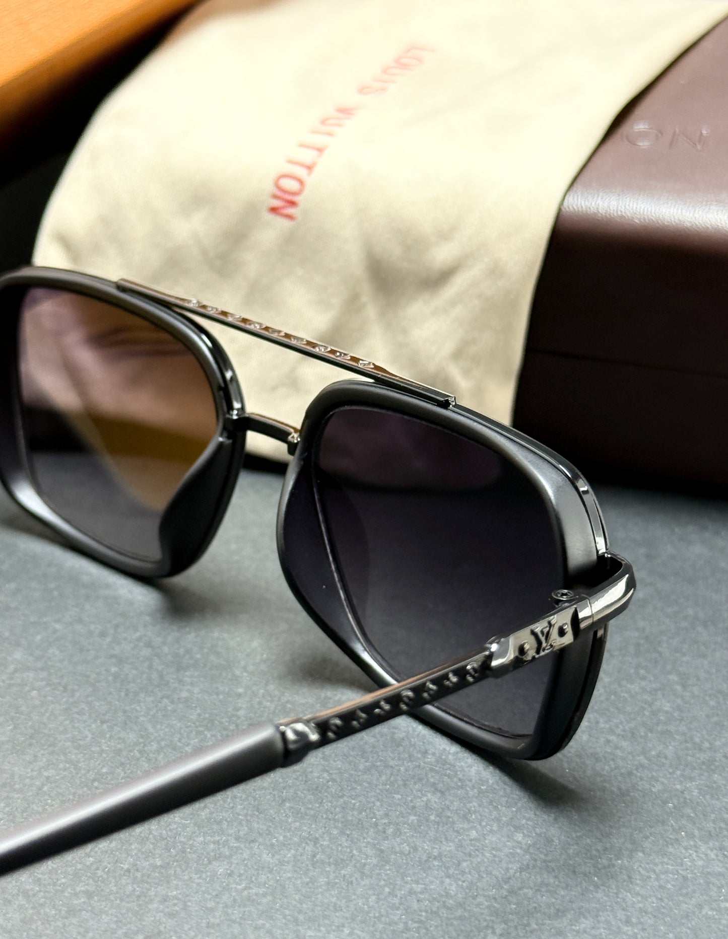 Louis Vuitton -black- Flare 2121
